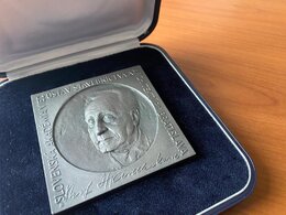 OCENENIE: Medaila Karola Havelku pre dekana FAD STU