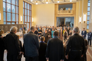 foto: M. Kováč Vianočný príhovor dekana: milé kolegyne a kolegovia, študentky a študenti, priatelia! - MK_00037