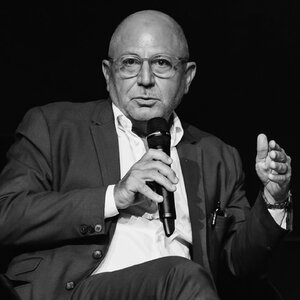 PREDNÁŠKA: Valerio Paolo Mosco : Scenáre v súčasnej architektúre 