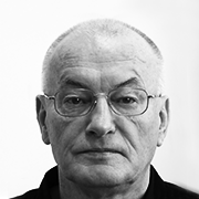 Profesor Matúš Dulla phd